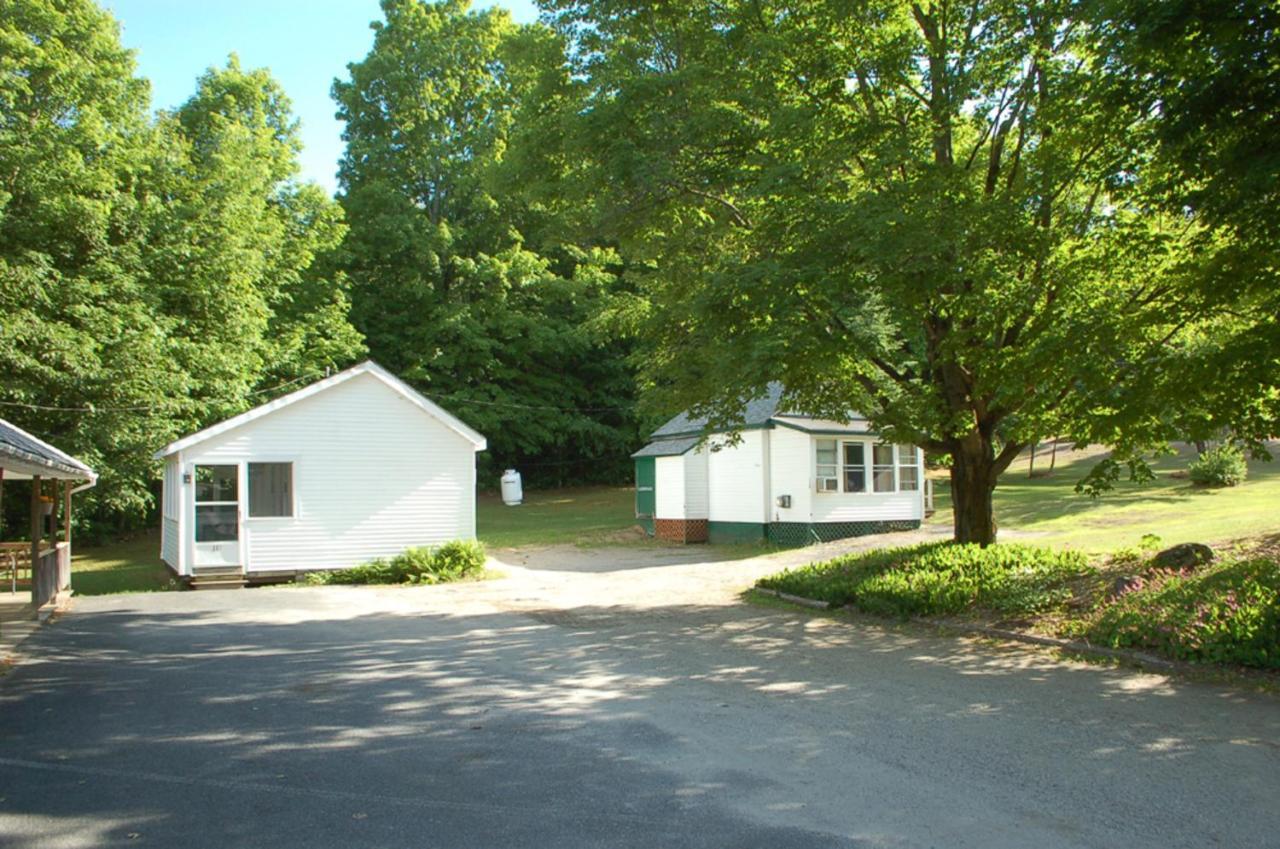 Maple Leaf Motel Schroon Lake 외부 사진